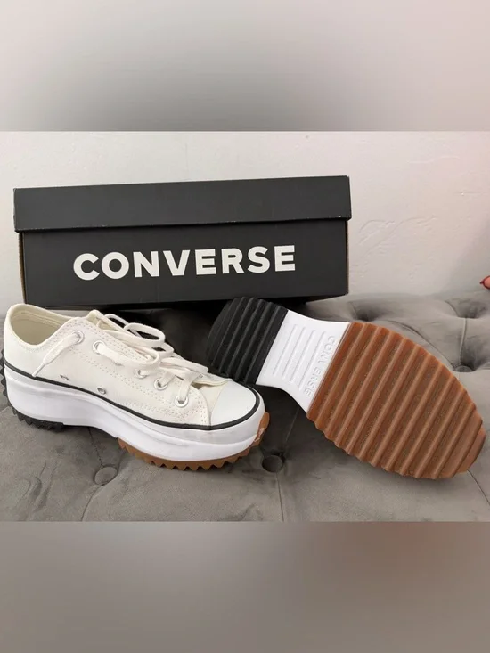 Converse Women's White Platform Run Star Hike Sneakers - Picture 1 of 2